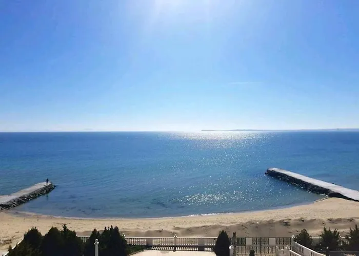 Coastal With Sea View In Elenite, 40m² + Pool 公寓 *