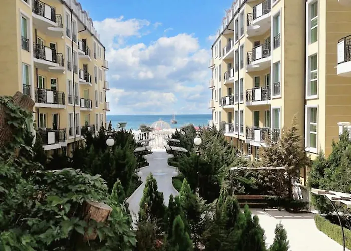 Coastal With Sea View In Elenite, 40m² + Pool 埃勒尼特