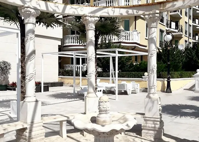 Coastal With Sea View In Elenite, 40m² + Pool 公寓