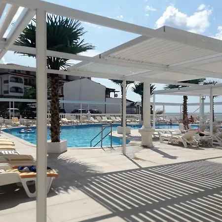 Coastal With Sea View In Elenite, 40m² + Pool Елените