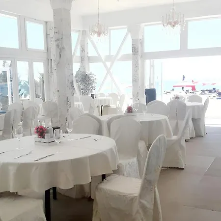 Coastal With Sea View In Elenite, 40m² + Pool * Елените