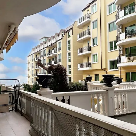 Coastal With Sea View In Elenite, 40m² + Pool * Елените