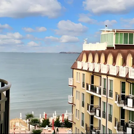 Апартаменты Coastal With Sea View In Elenite, 40m² + Pool