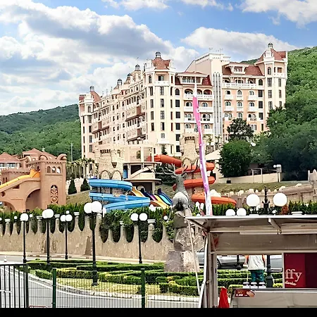 Coastal With Sea View In Elenite, 40m² + Pool Елените