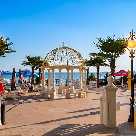 Coastal With Sea View In Elenite, 40m² + Pool דירה