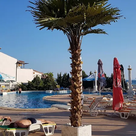 דירה Coastal With Sea View In Elenite, 40m² + Pool