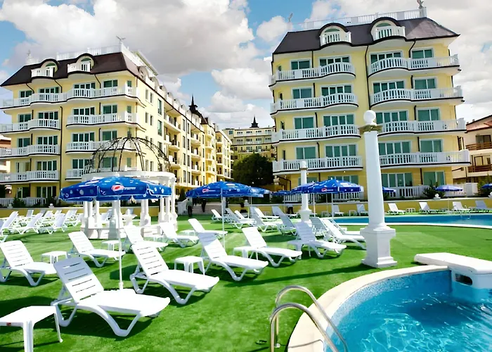 Coastal With Sea View In Elenite, 40m² + Pool Apartment